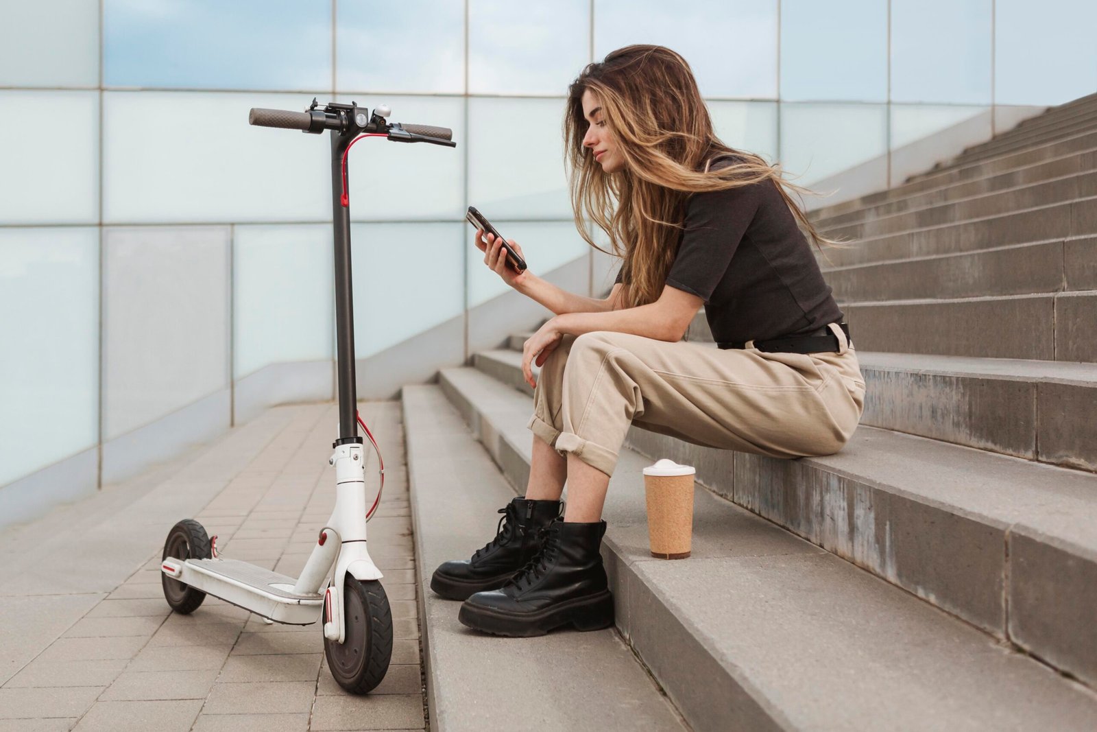 E-Scooters: Transformando la Movilidad Urbana con Ventajas Inigualables